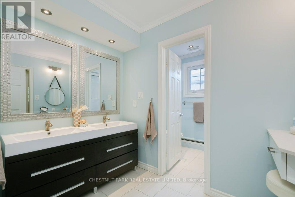 Photo 17 of 190 Cassandra Boulevard, Toronto ON