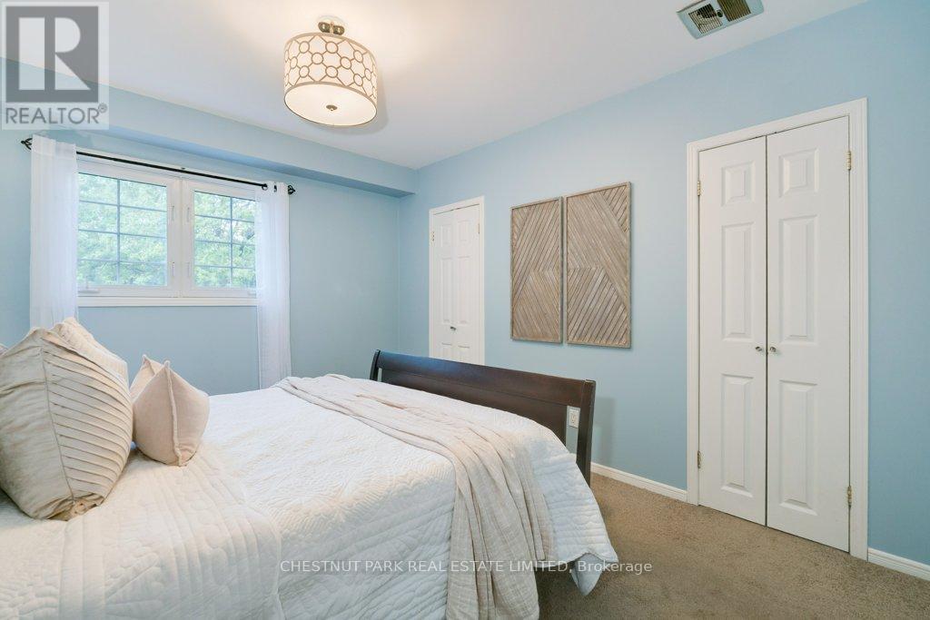 Photo 16 of 190 Cassandra Boulevard, Toronto ON