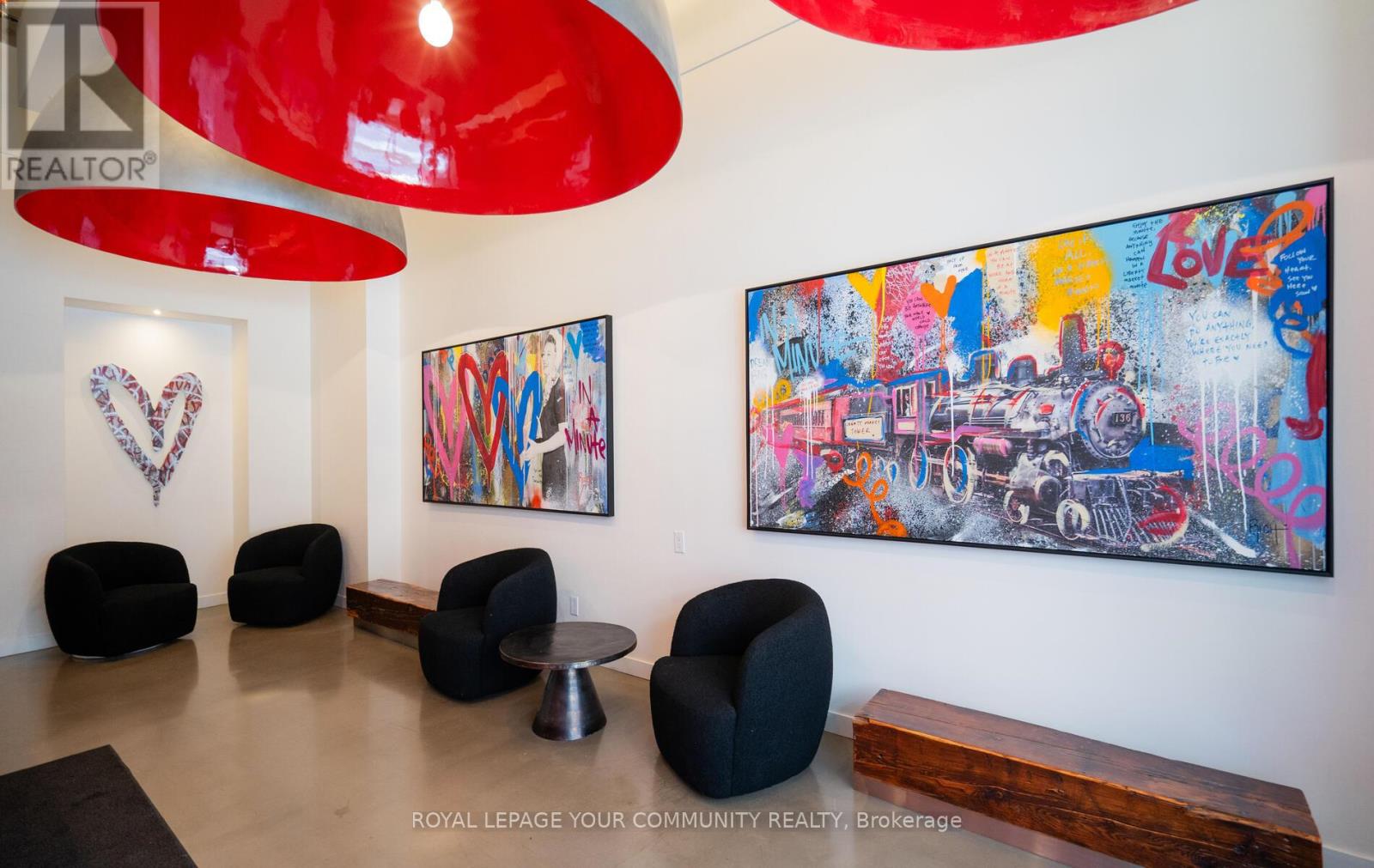 Photo 3 of 811 135 East Liberty Street, Toronto ON