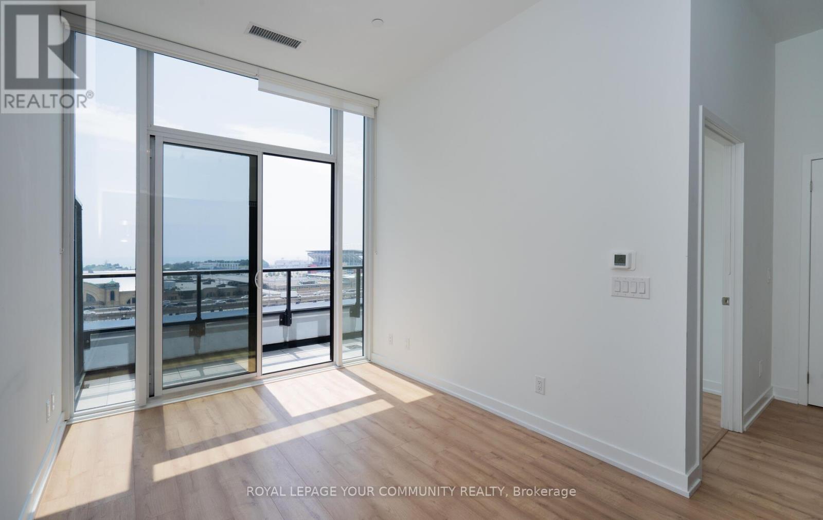 Photo 8 of 811 135 East Liberty Street, Toronto ON