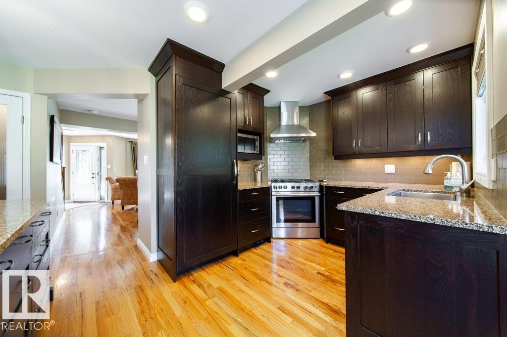 Photo 10 of 15420 64 St Nw, Edmonton AB