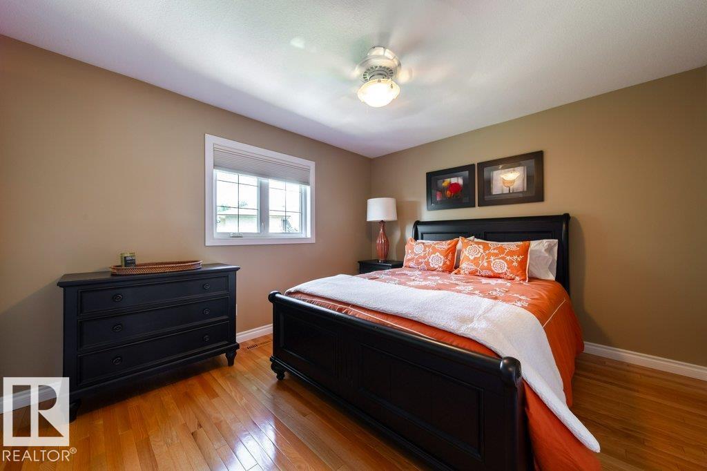 Photo 24 of 15420 64 St Nw, Edmonton AB