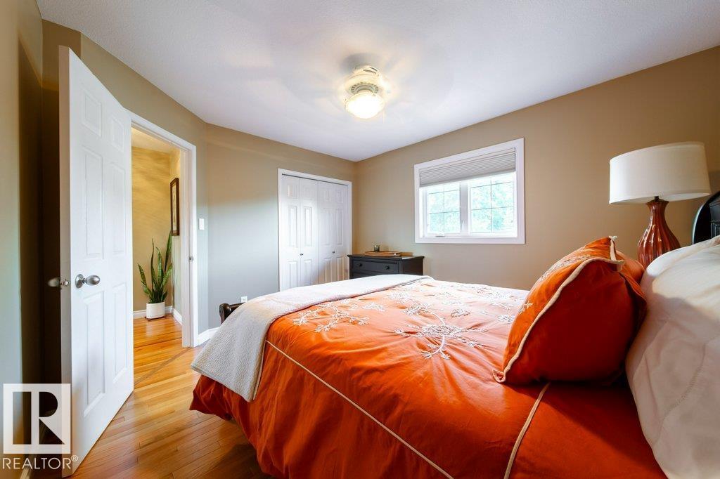 Photo 15 of 15420 64 St Nw, Edmonton AB