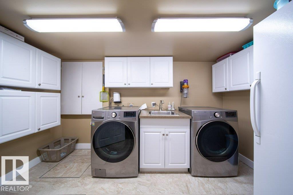 Photo 21 of 15420 64 St Nw, Edmonton AB