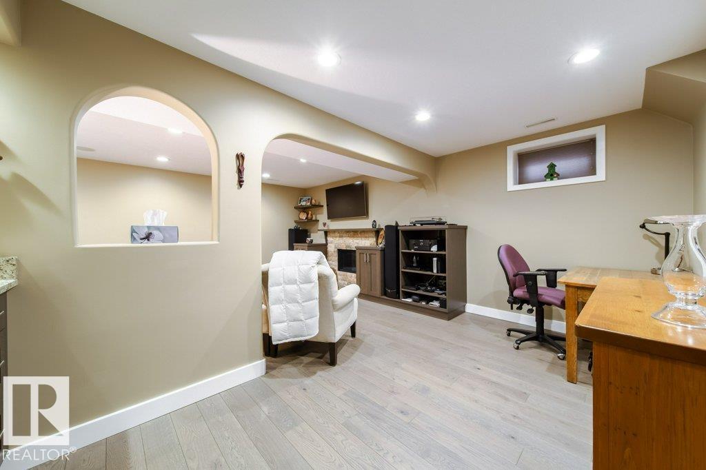 Photo 18 of 15420 64 St Nw, Edmonton AB