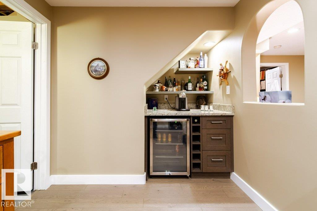 Photo 16 of 15420 64 St Nw, Edmonton AB