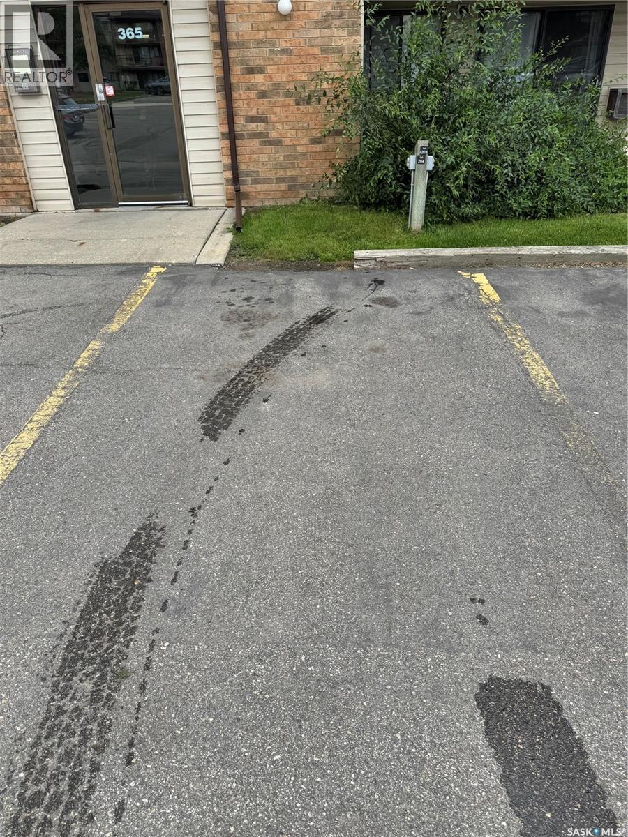 Photo 4 of 204 365 Kingsmere Boulevard, Saskatoon SK