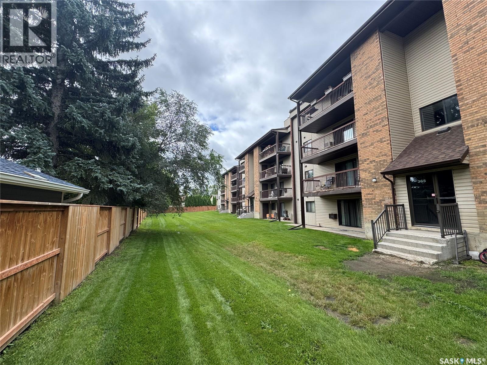 Photo 5 of 204 365 Kingsmere Boulevard, Saskatoon SK