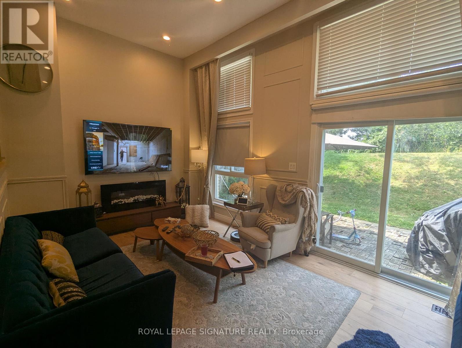 Photo 3 of 40 40 Wild Briarway, Toronto ON