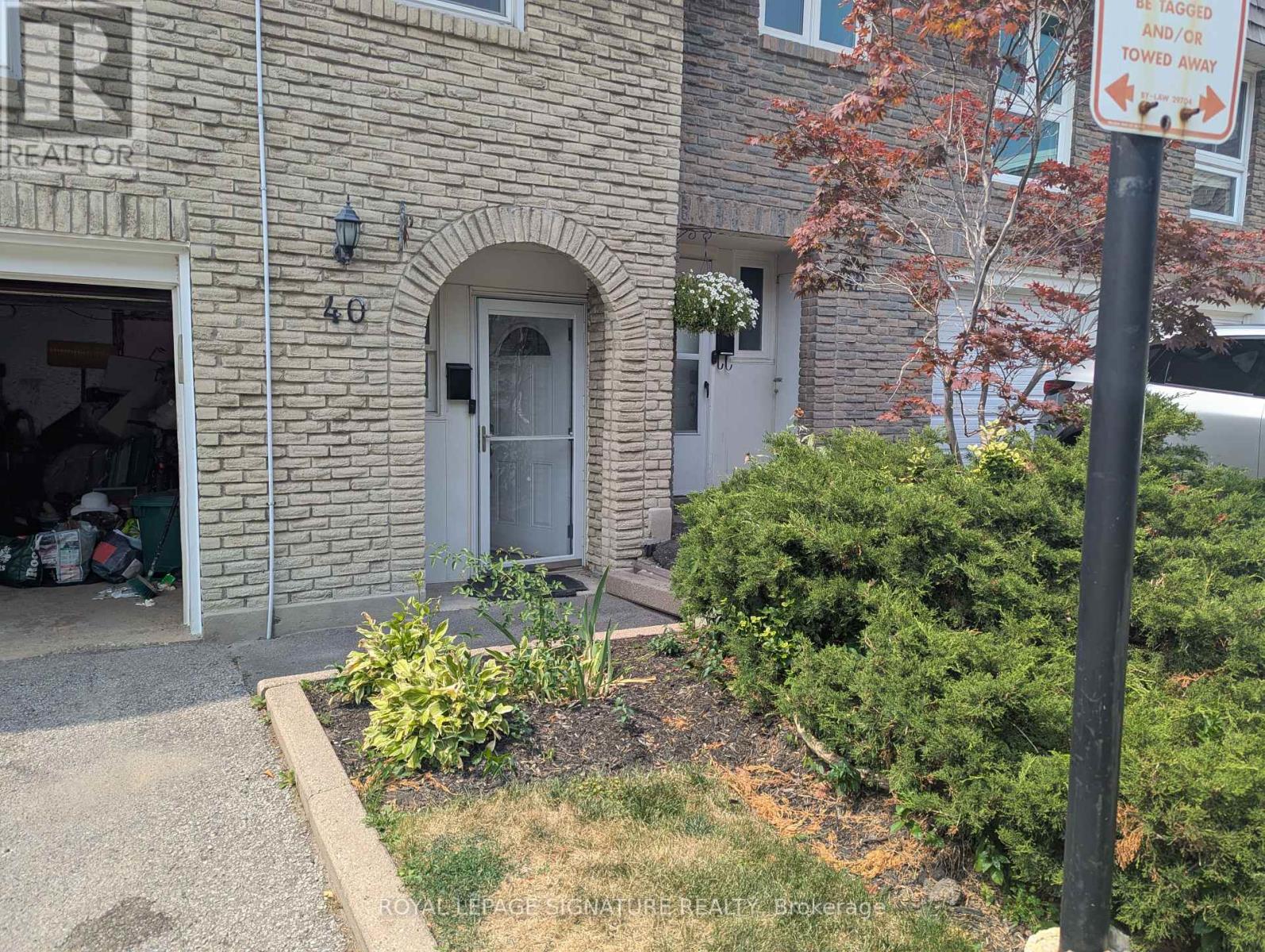 Photo 7 of 40 40 Wild Briarway, Toronto ON