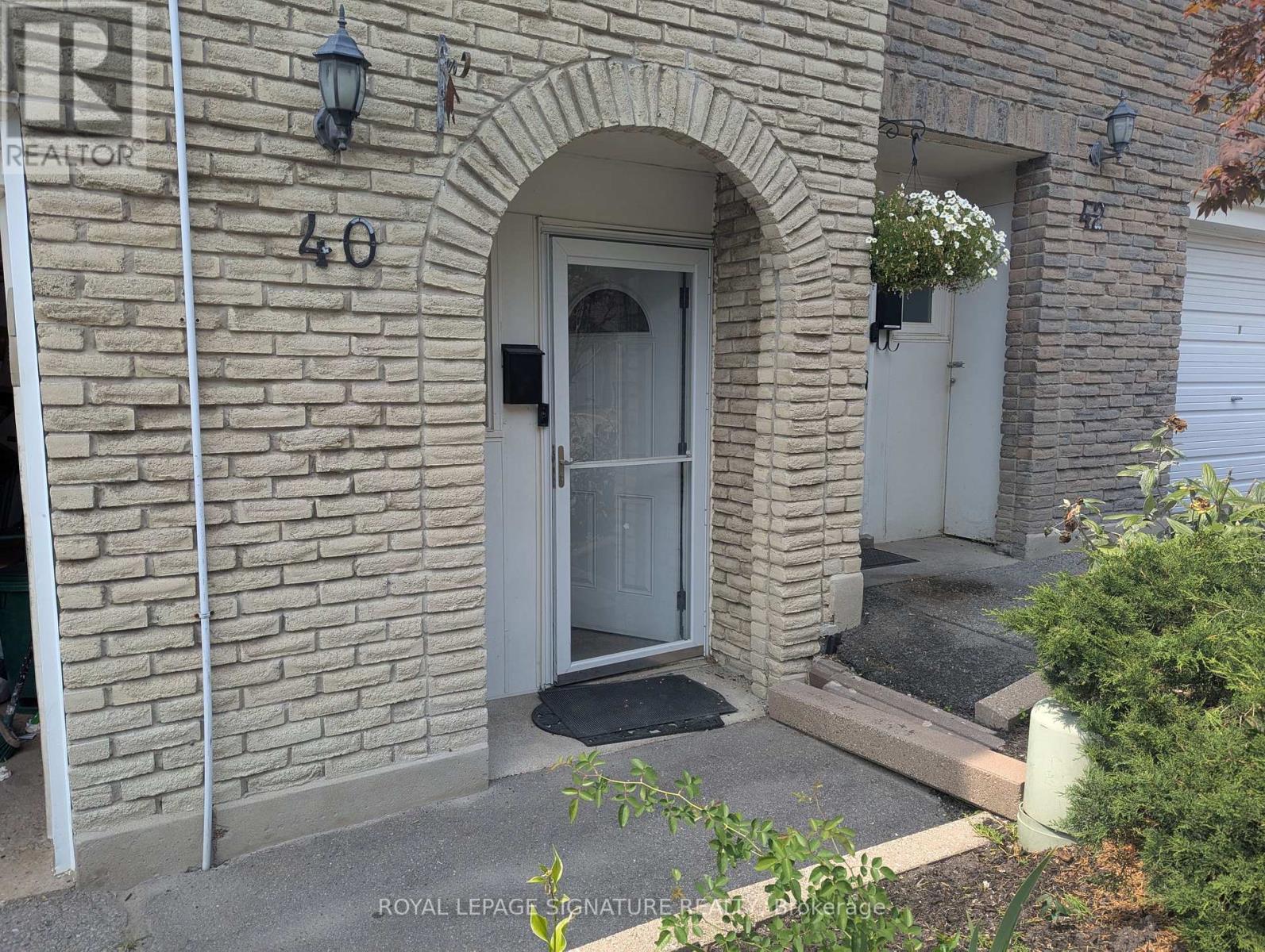 Photo 13 of 40 40 Wild Briarway, Toronto ON