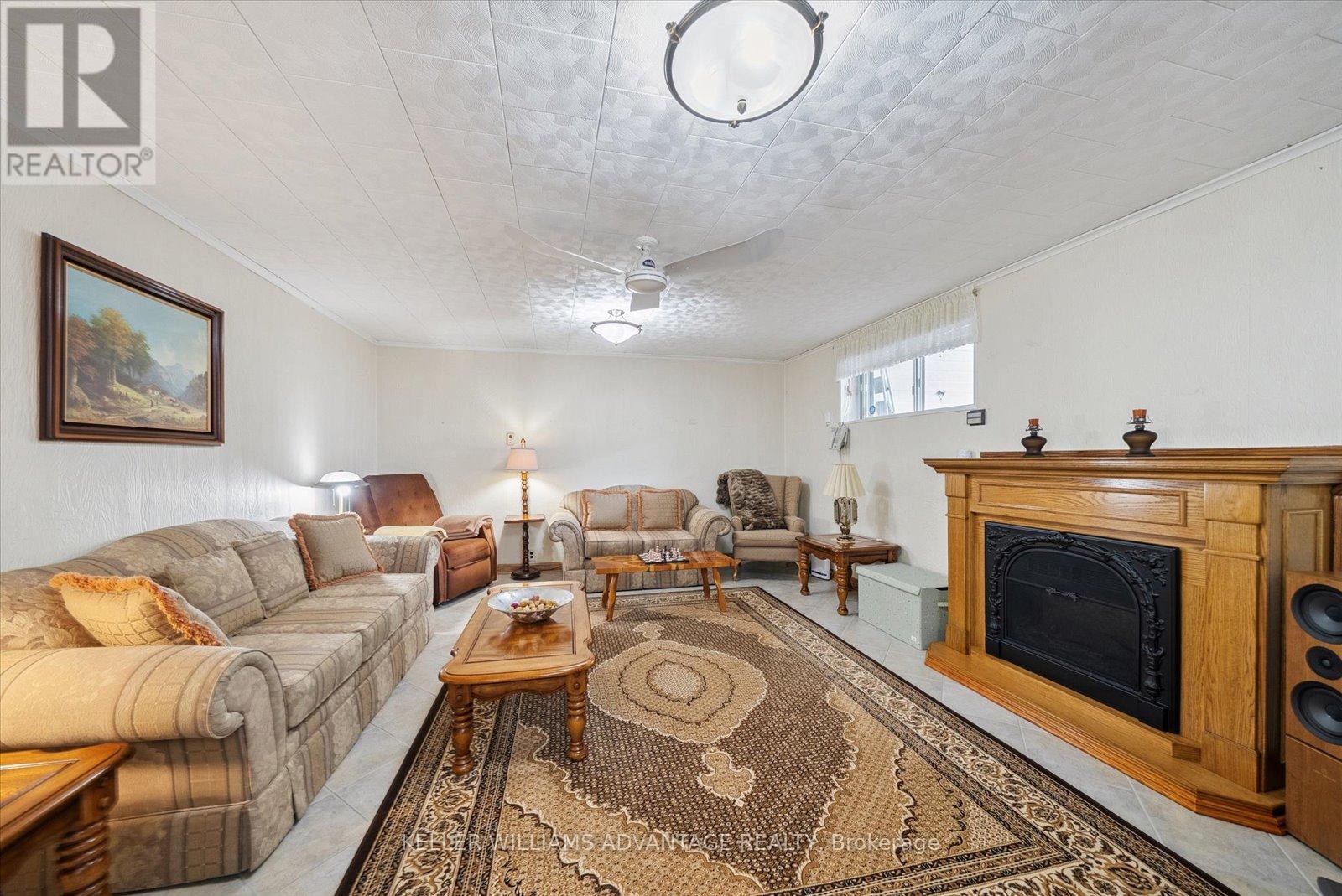 Photo 17 of 1 Montvale Drive, Toronto ON