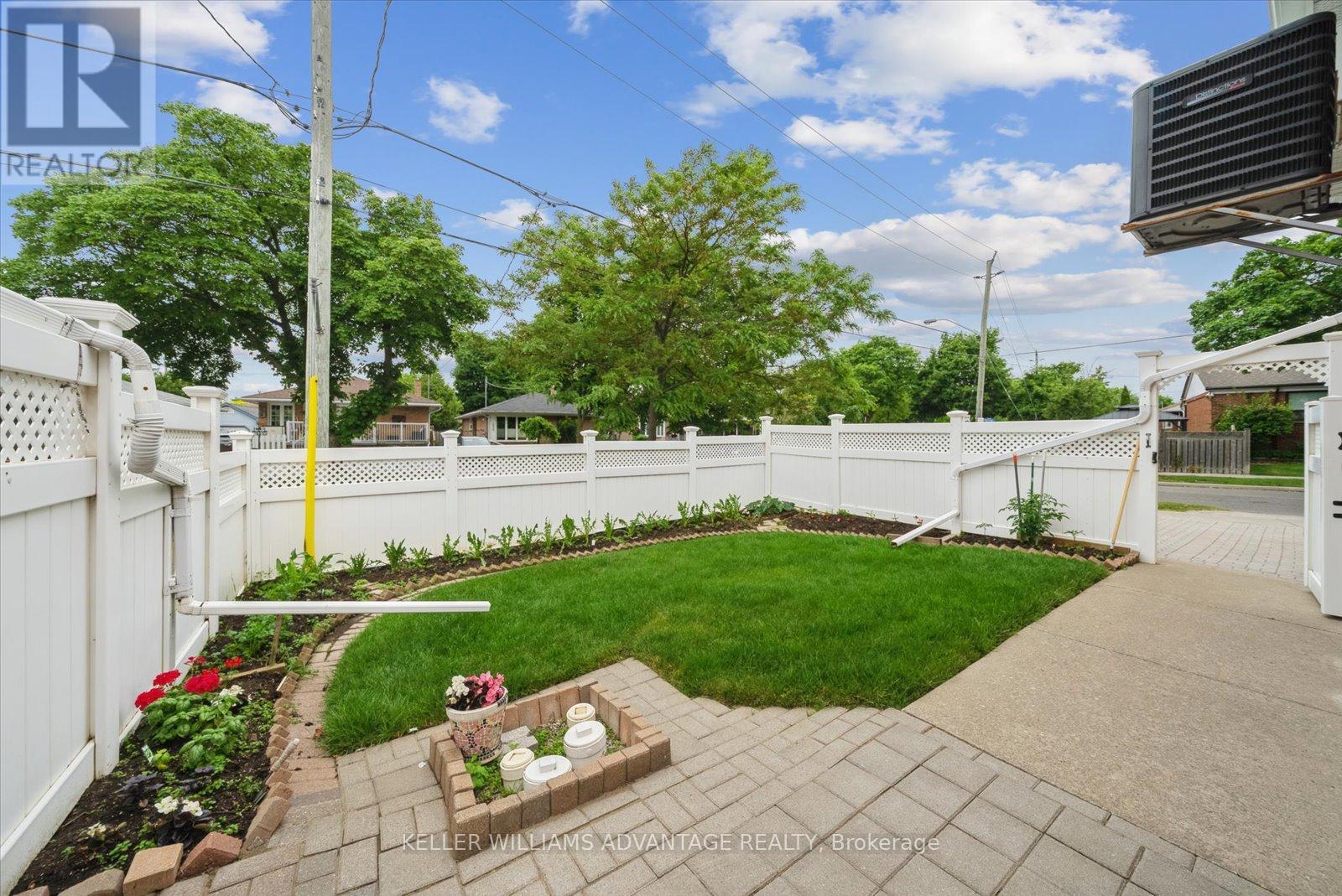 Photo 27 of 1 Montvale Drive, Toronto ON
