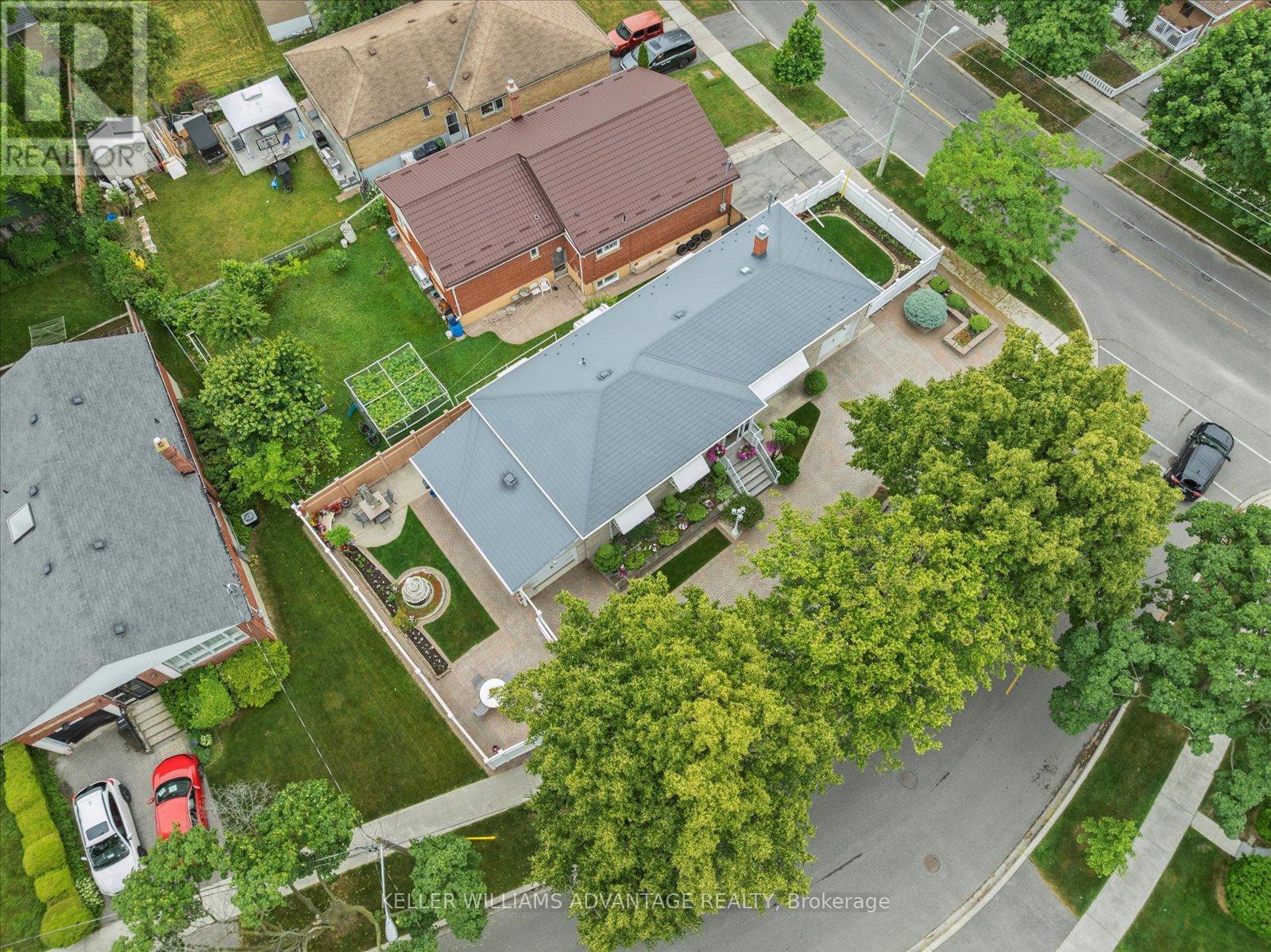 Photo 23 of 1 Montvale Drive, Toronto ON