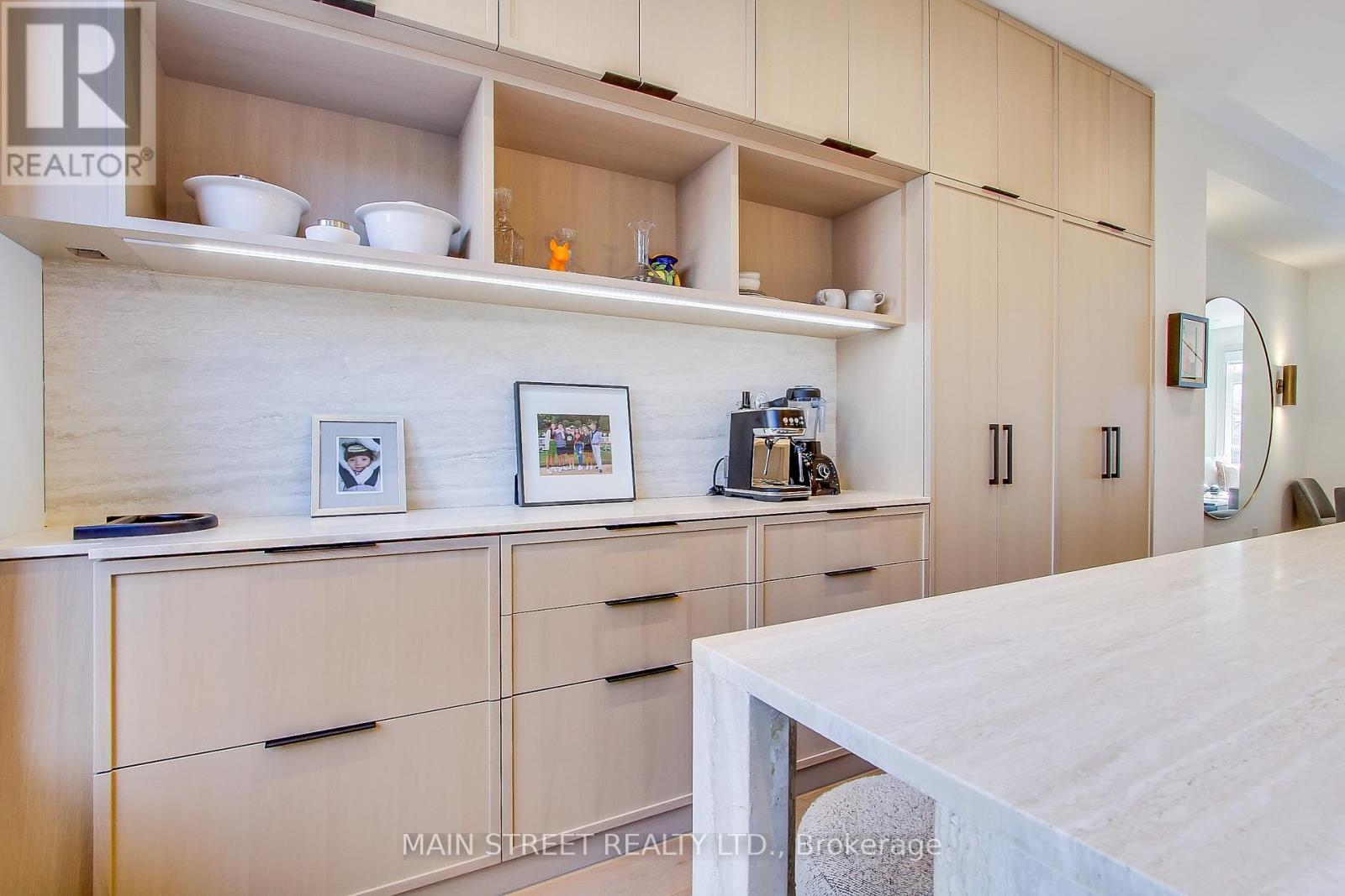 Photo 12 of 27 12 Powseland Crescent, Vaughan ON