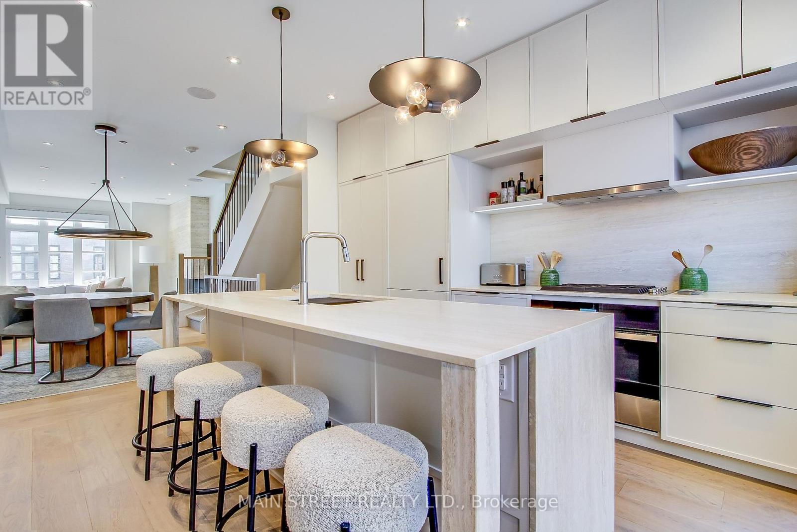 Photo 13 of 27 12 Powseland Crescent, Vaughan ON