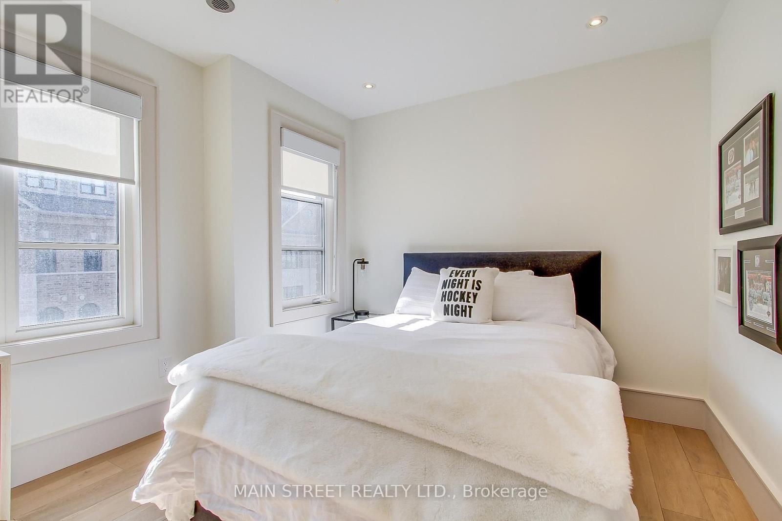 Photo 29 of 27 12 Powseland Crescent, Vaughan ON