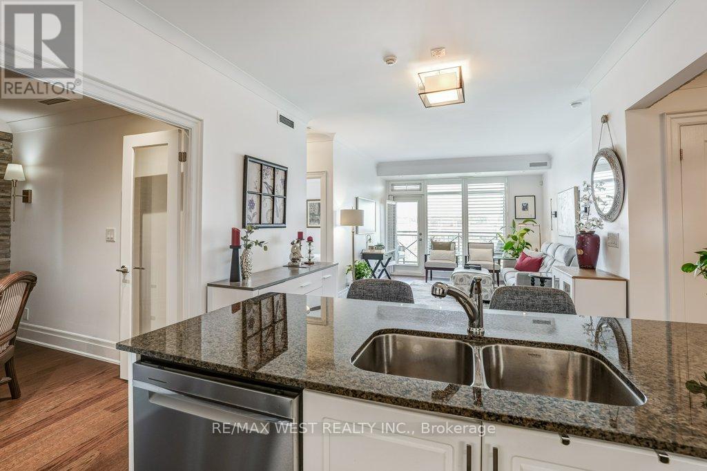 Photo 11 of 404 35 Baker Hill Boulevard, Whitchurchstouffville ON