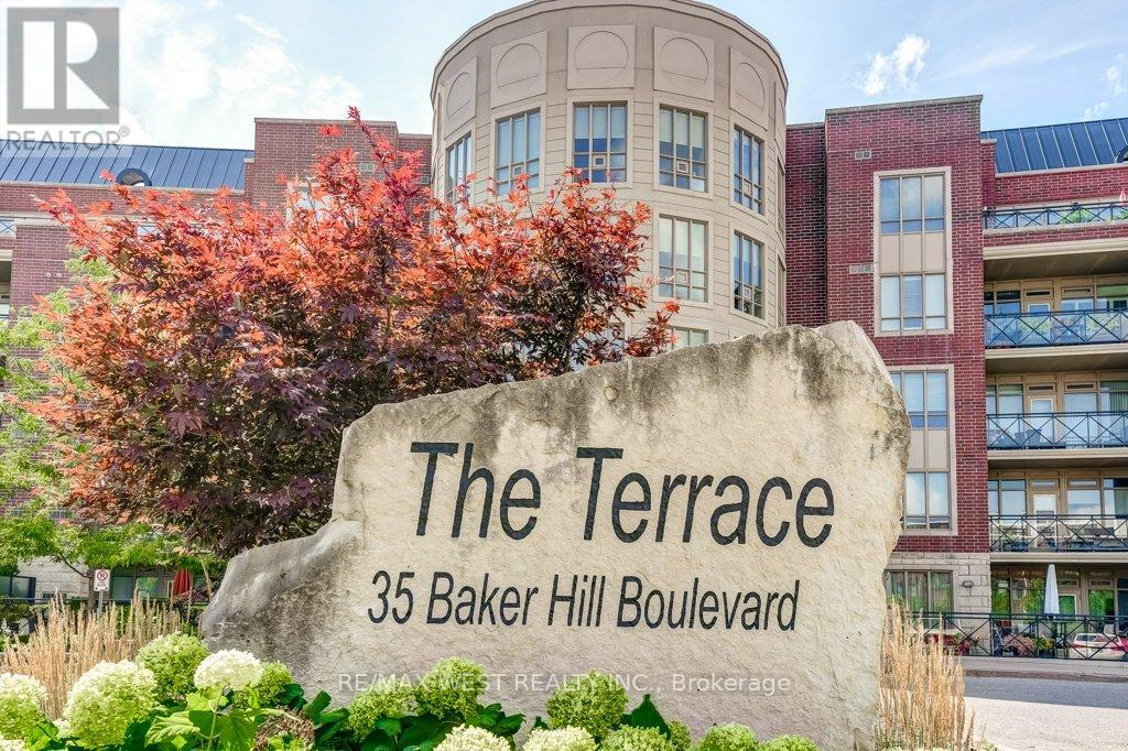 Photo 15 of 404 35 Baker Hill Boulevard, Whitchurchstouffville ON