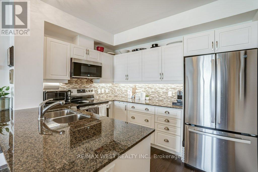 Photo 12 of 404 35 Baker Hill Boulevard, Whitchurchstouffville ON