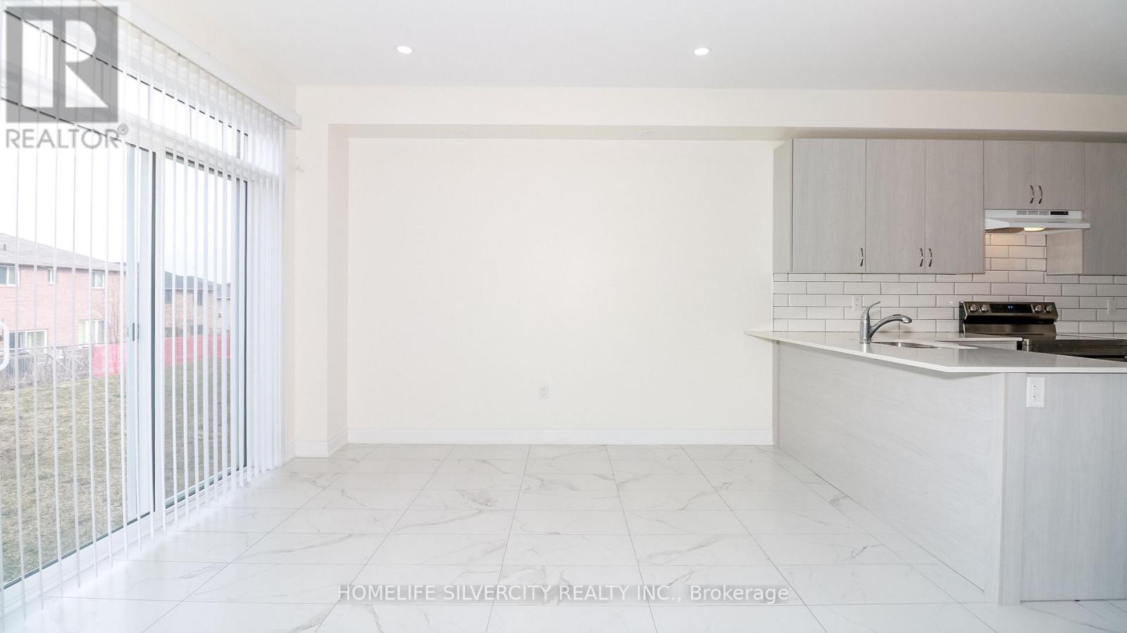 Photo 33 of 2201 Lozenby Street, Innisfil ON