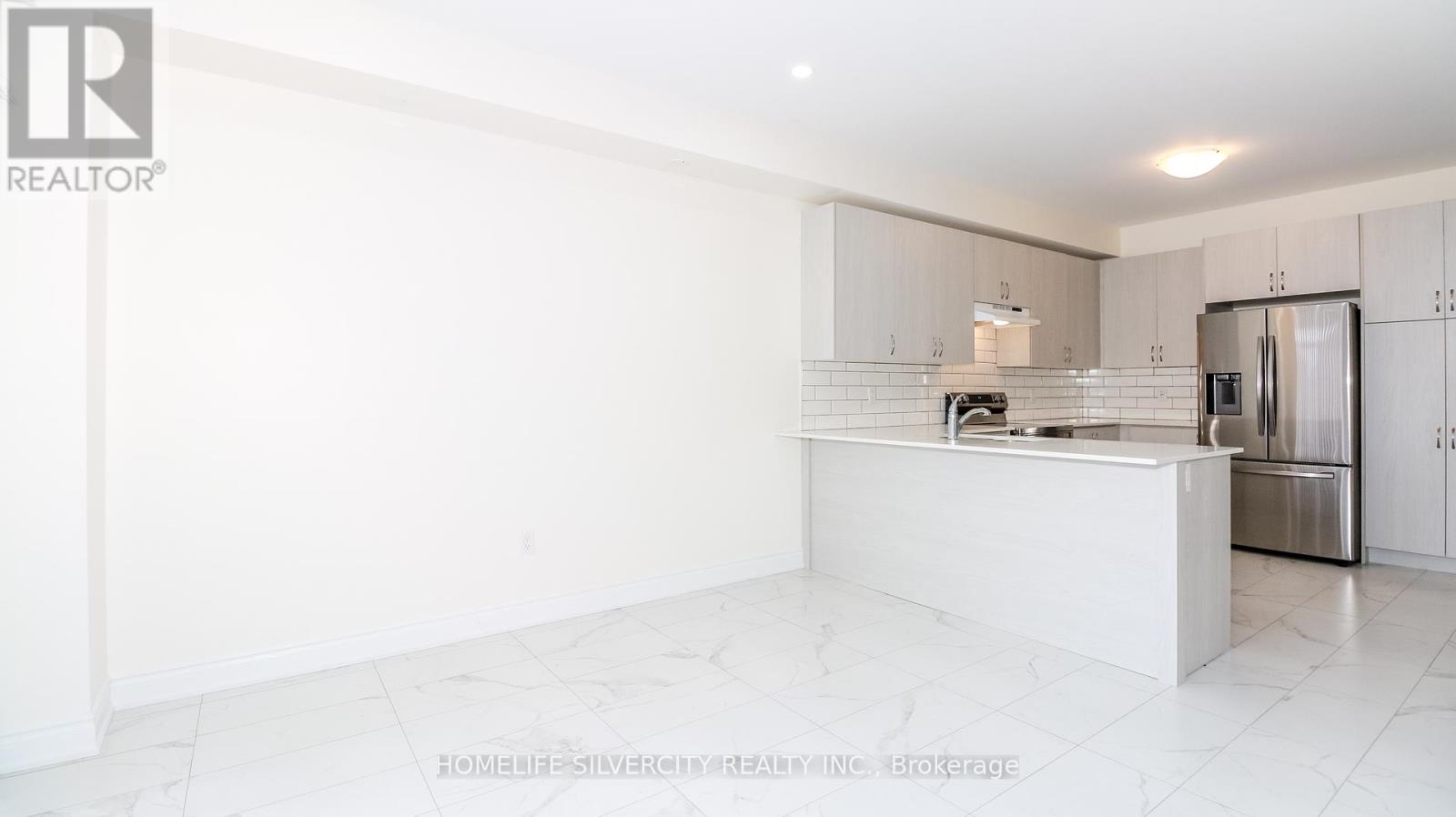 Photo 6 of 2201 Lozenby Street, Innisfil ON