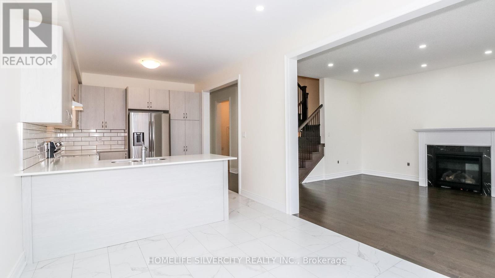 Photo 38 of 2201 Lozenby Street, Innisfil ON