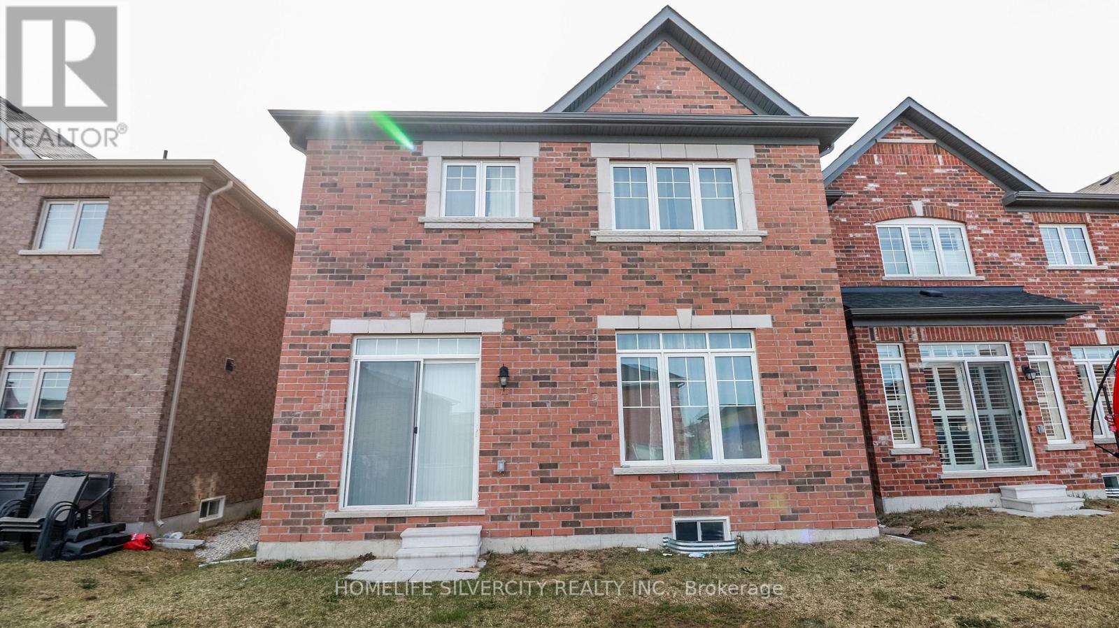 Photo 25 of 2201 Lozenby Street, Innisfil ON
