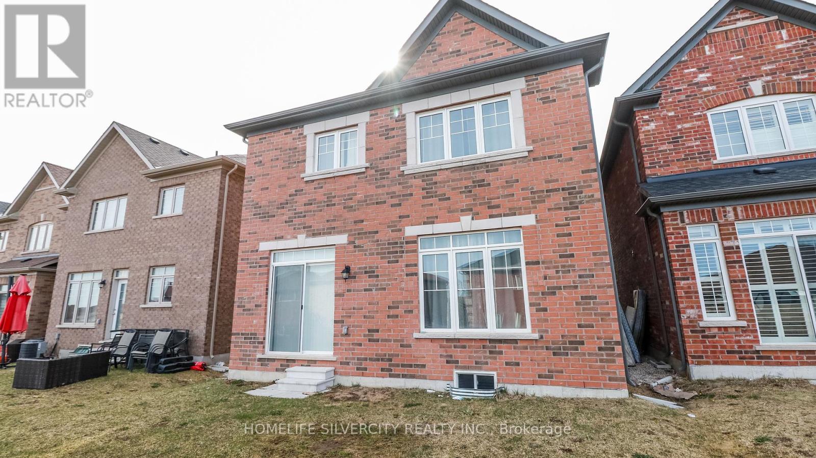 Photo 27 of 2201 Lozenby Street, Innisfil ON