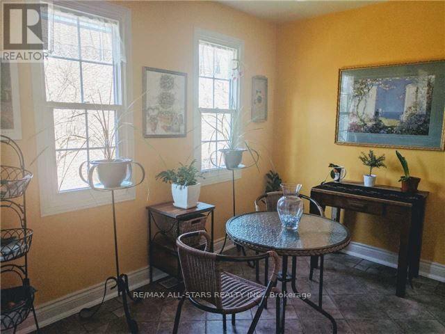 Photo 11 of 6 Hepworth Way, Markham ON