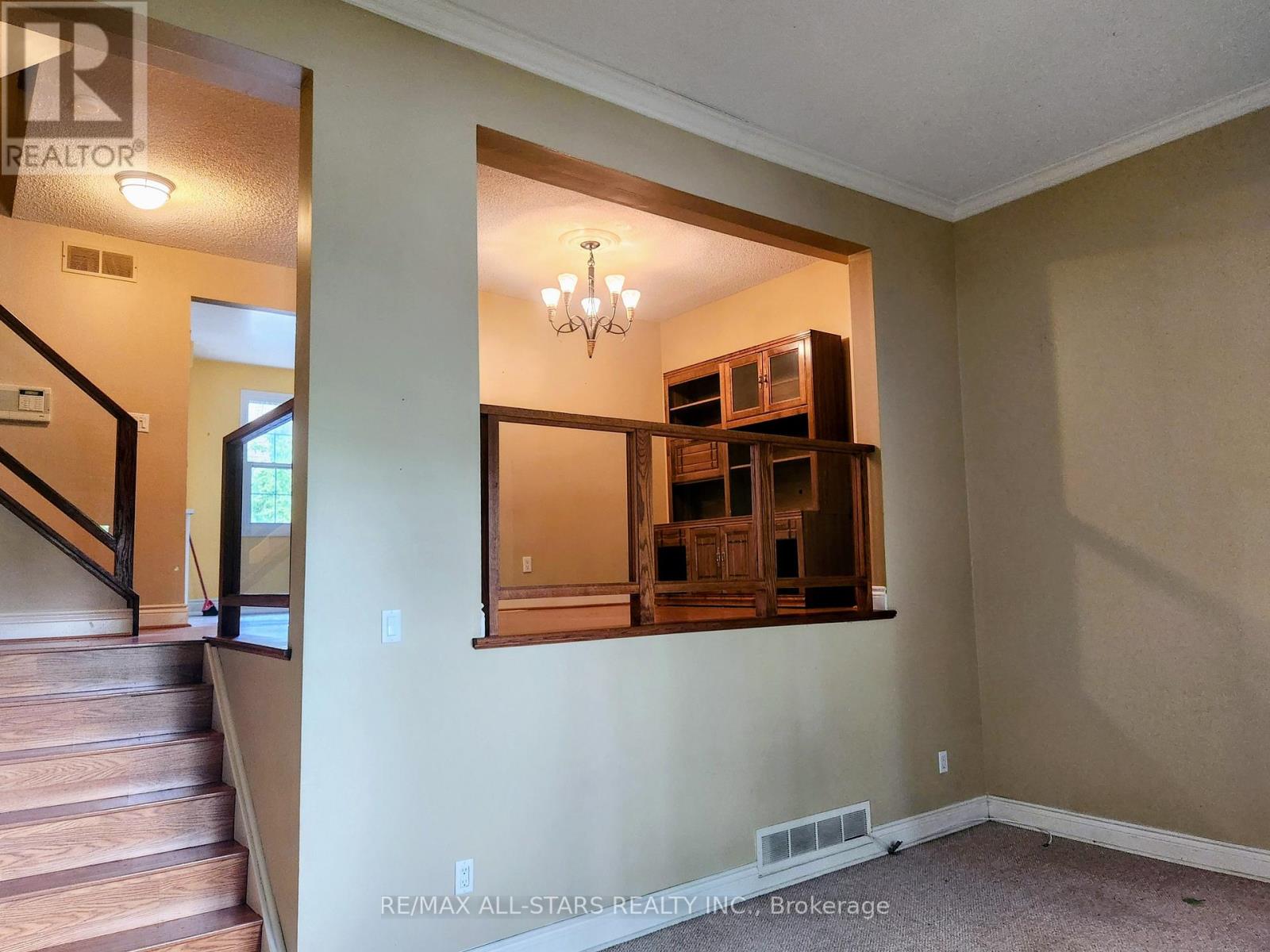 Photo 13 of 6 Hepworth Way, Markham ON