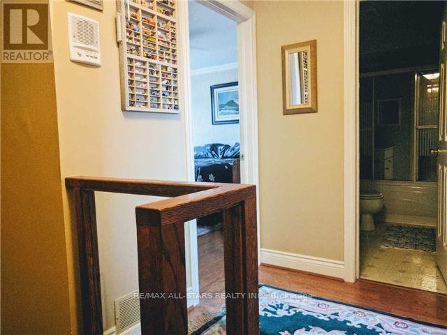 Photo 23 of 6 Hepworth Way, Markham ON