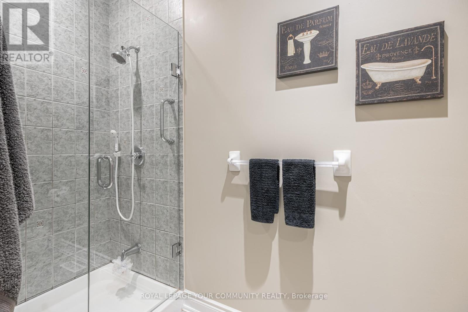Photo 10 of 17 50 Renaissance Point, New Tecumseth ON