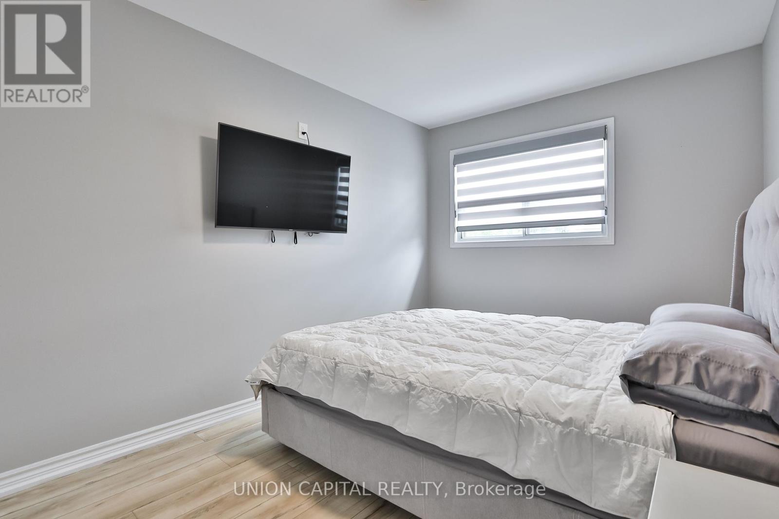 Photo 22 of 21 Avon Crescent, Vaughan ON
