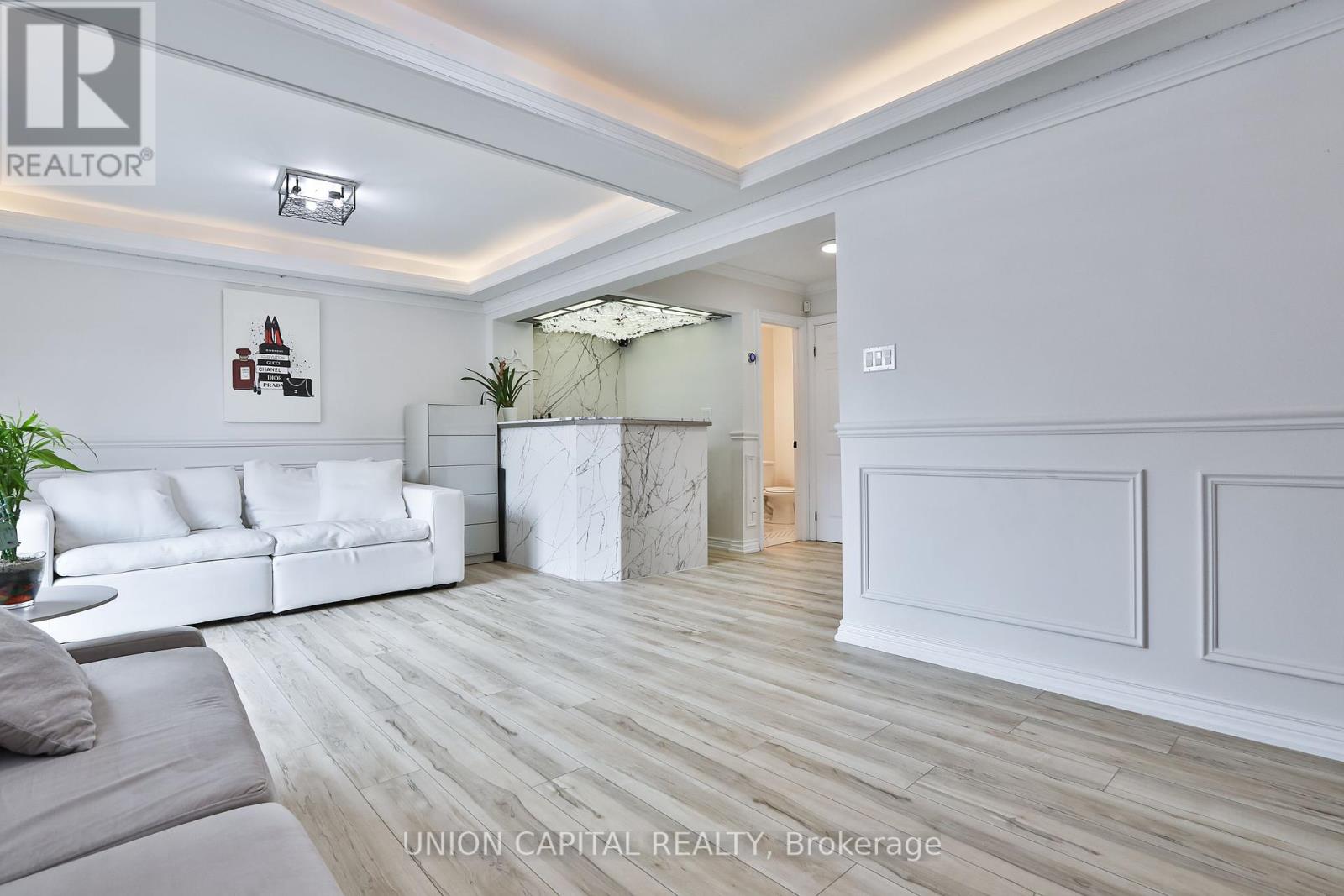 Photo 30 of 21 Avon Crescent, Vaughan ON