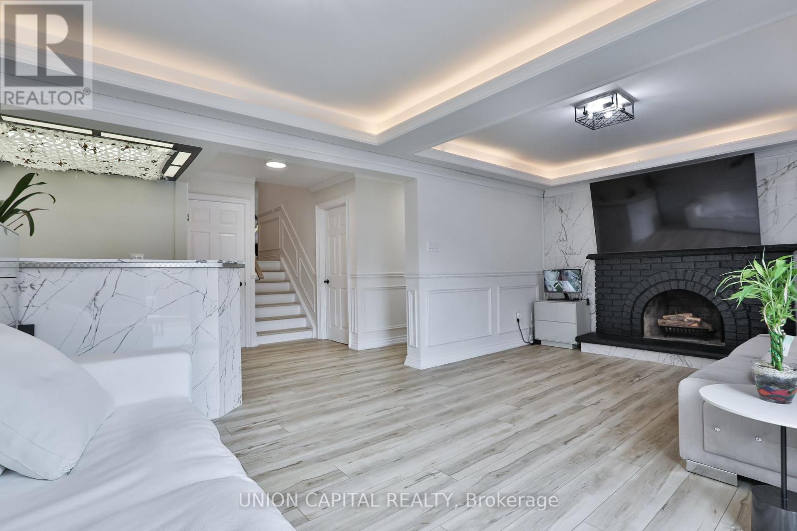 Photo 32 of 21 Avon Crescent, Vaughan ON