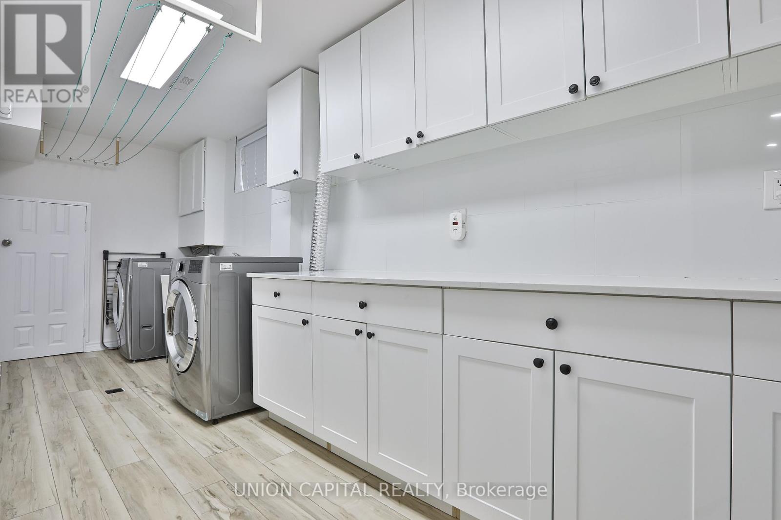Photo 37 of 21 Avon Crescent, Vaughan ON