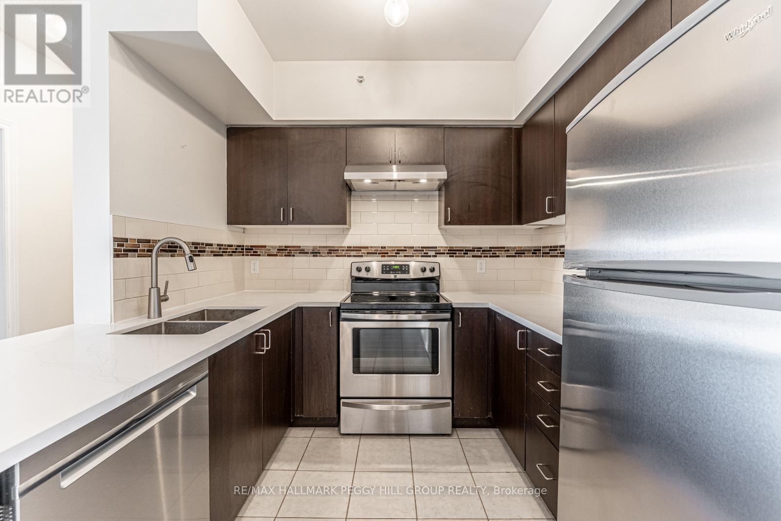Photo 1 of 305 45 Ferndale Drive S, Barrie ON