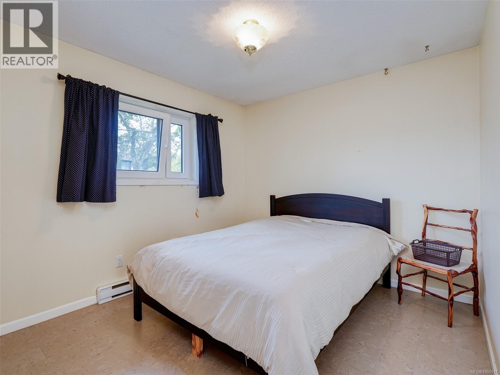 Photo 13 of 4039 Angeleah Pl, Saanich BC