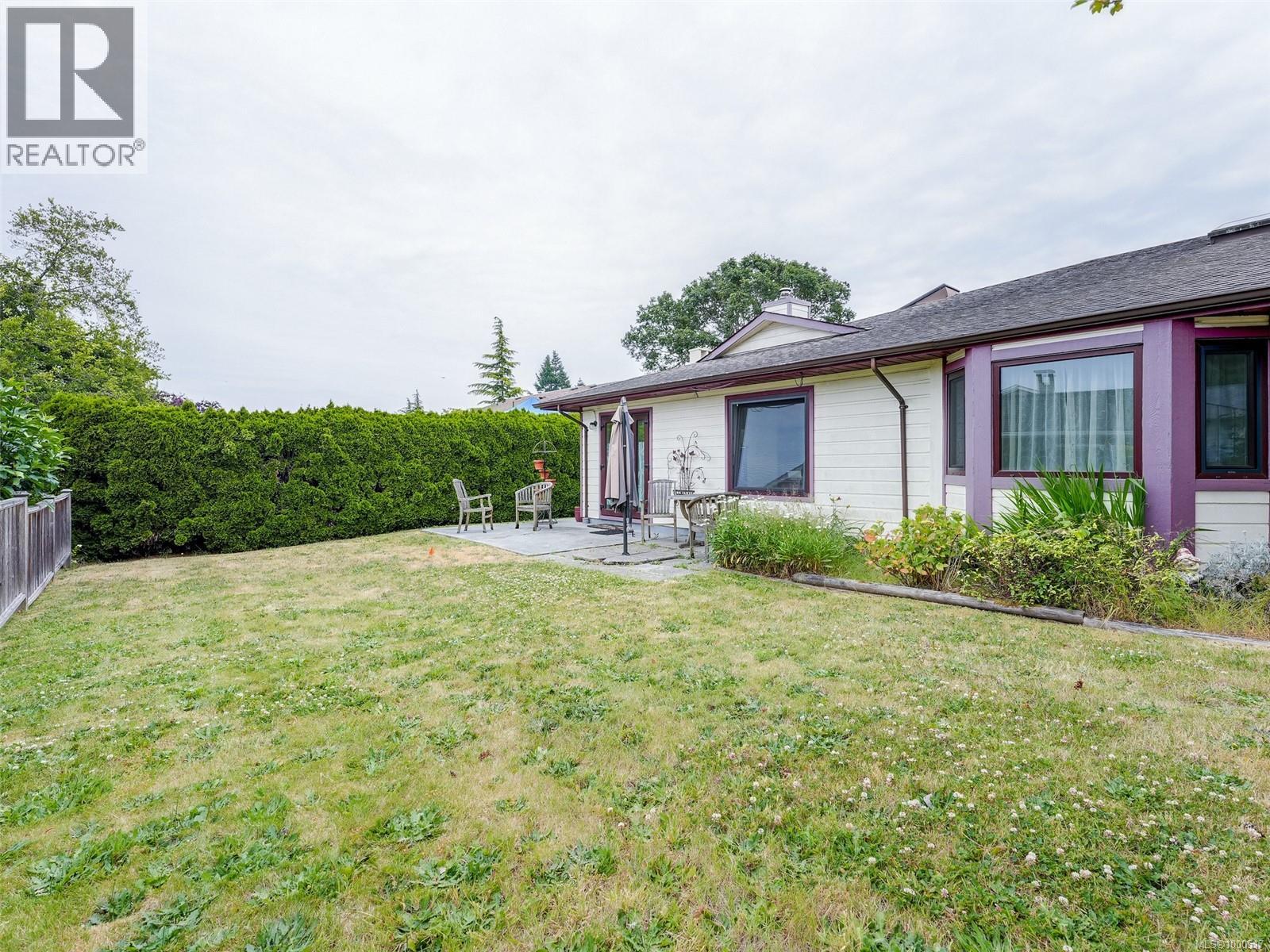 Photo 22 of 4039 Angeleah Pl, Saanich BC