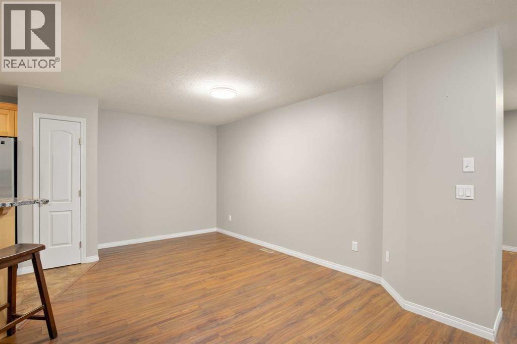 Photo 3 of 5531 52 Avenueclose, Innisfail AB