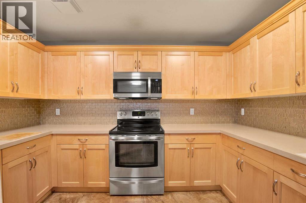 Photo 4 of 5531 52 Avenueclose, Innisfail AB