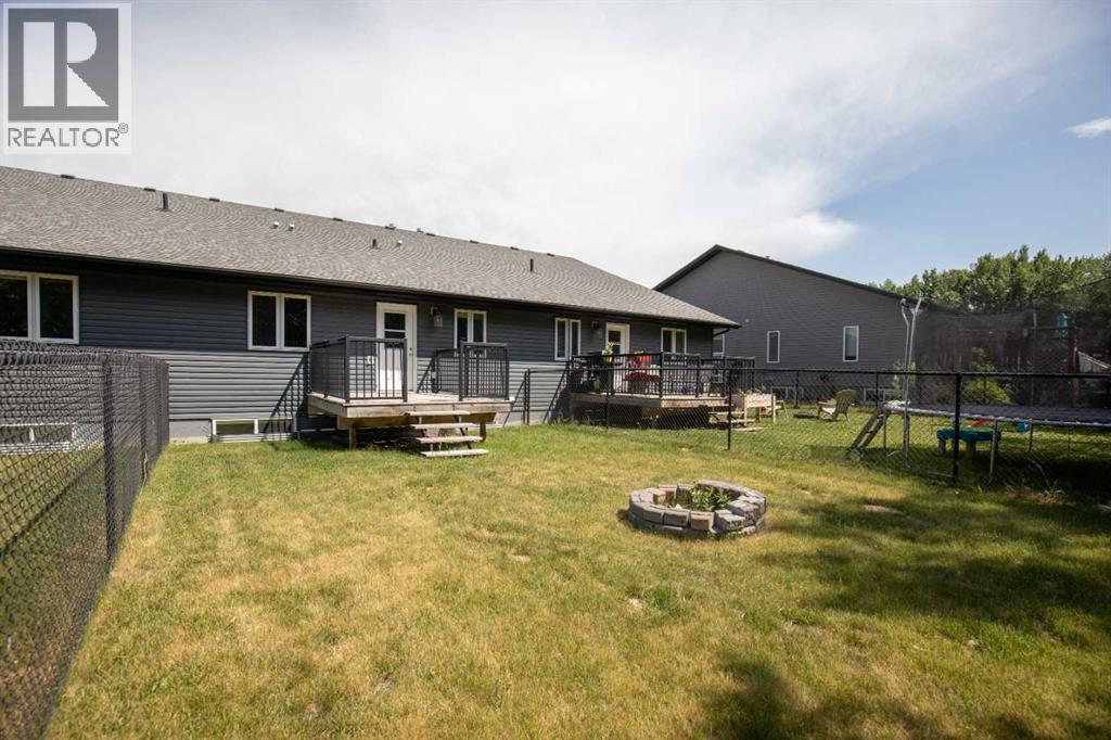 Photo 12 of 5531 52 Avenueclose, Innisfail AB
