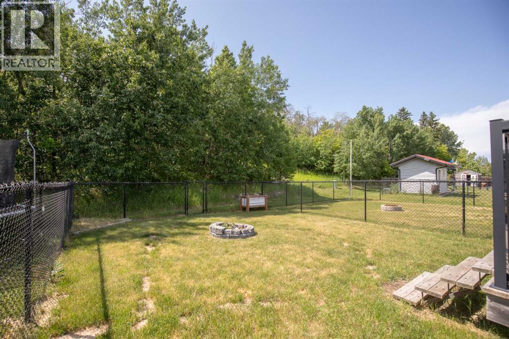 Photo 35 of 5531 52 Avenueclose, Innisfail AB