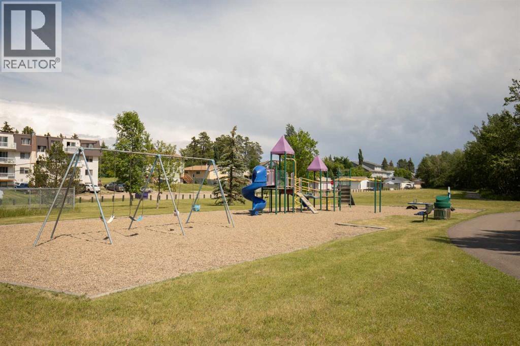 Photo 9 of 5531 52 Avenueclose, Innisfail AB