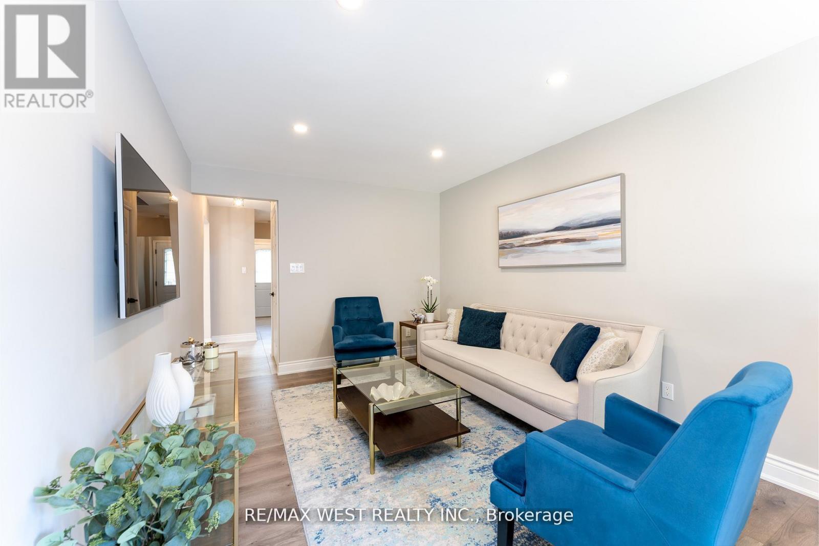 Photo 7 of 172 Lichen Crescent, Oshawa ON