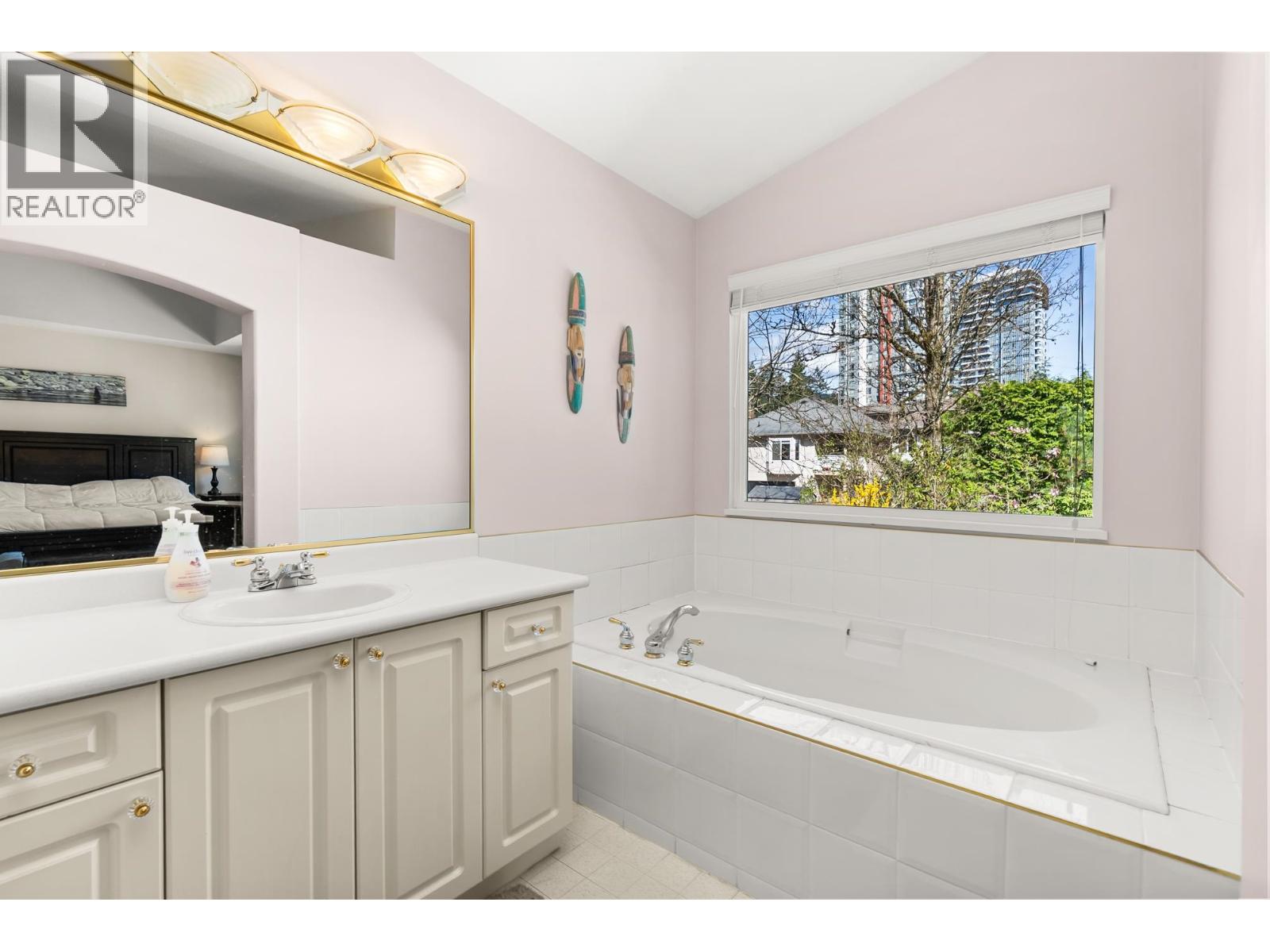 2615 LARKIN AVENUE, Port Coquitlam
