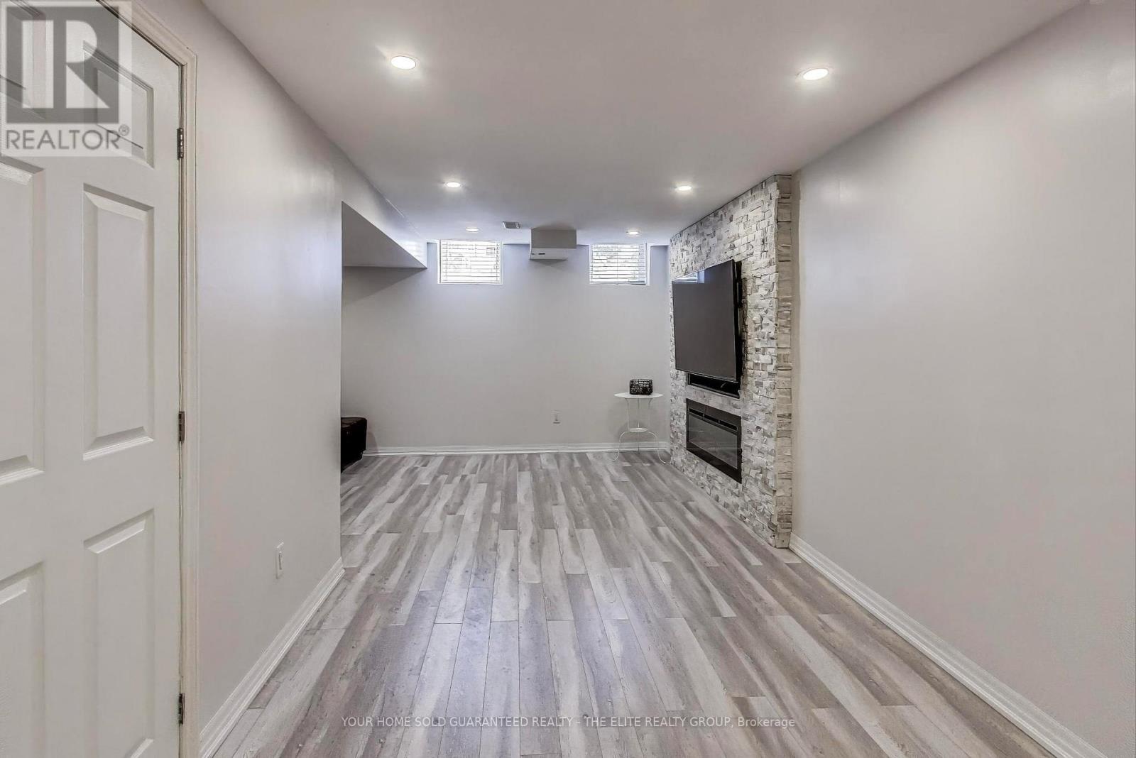 Photo 11 of 7 Lotus Street, Brampton ON