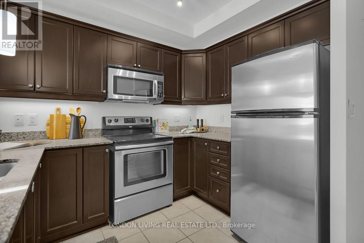 Photo 12 of 1405 1030 Coronation Drive, London North ON