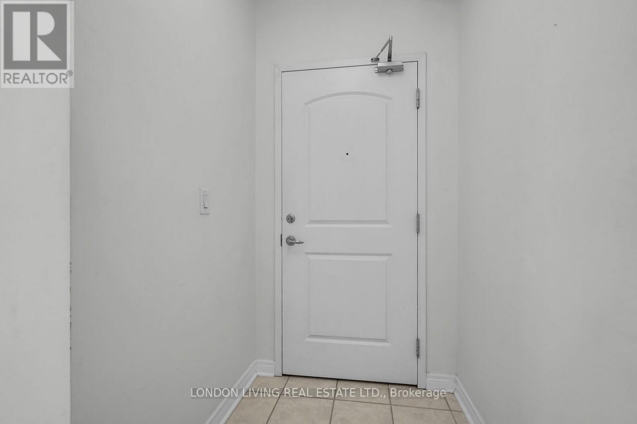 Photo 7 of 1405 1030 Coronation Drive, London North ON